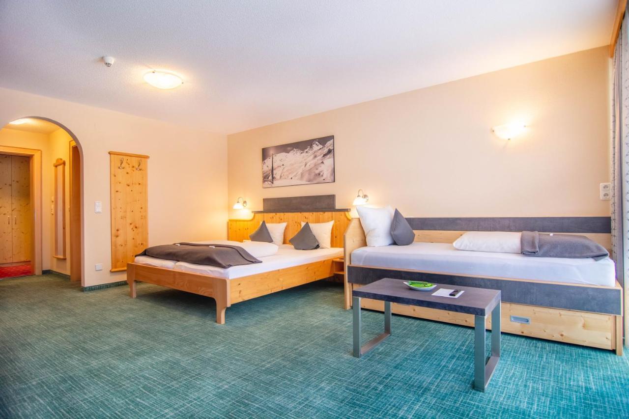 Hotel Garni Alpenhof อิสชเกิล ภายนอก รูปภาพ