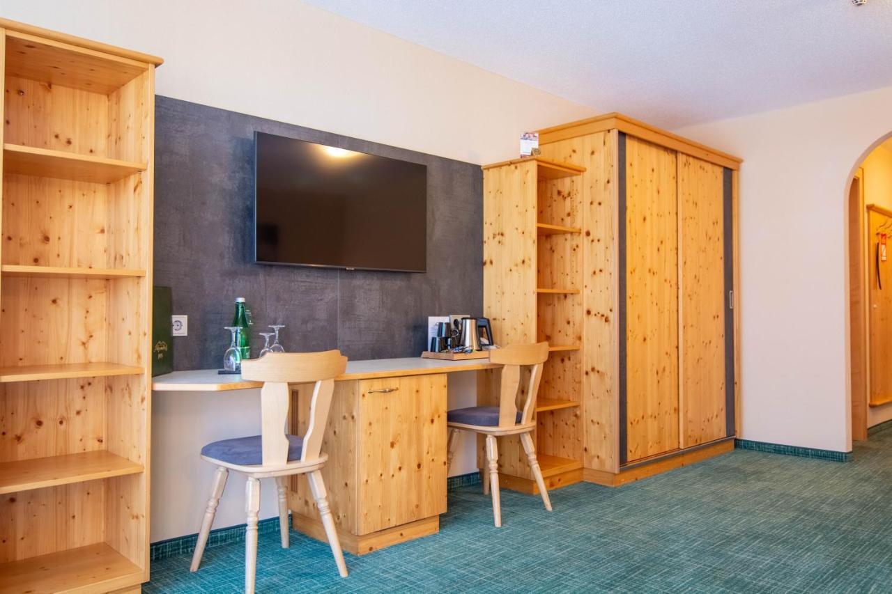 Hotel Garni Alpenhof อิสชเกิล ภายนอก รูปภาพ