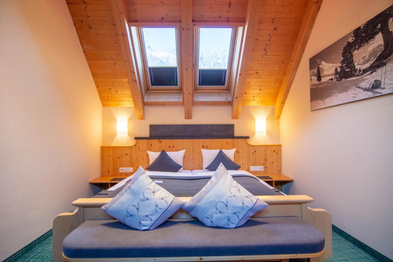 Hotel Garni Alpenhof อิสชเกิล ภายนอก รูปภาพ